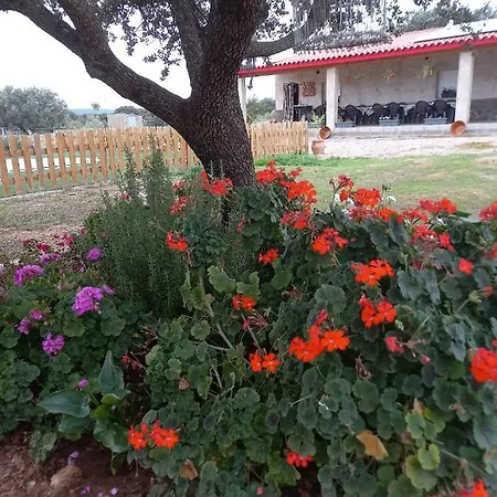 منزل ريفي La Hoja El Valle Valdecaballeros