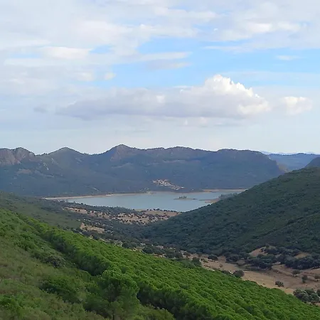 منزل ريفي La Hoja El Valle Valdecaballeros